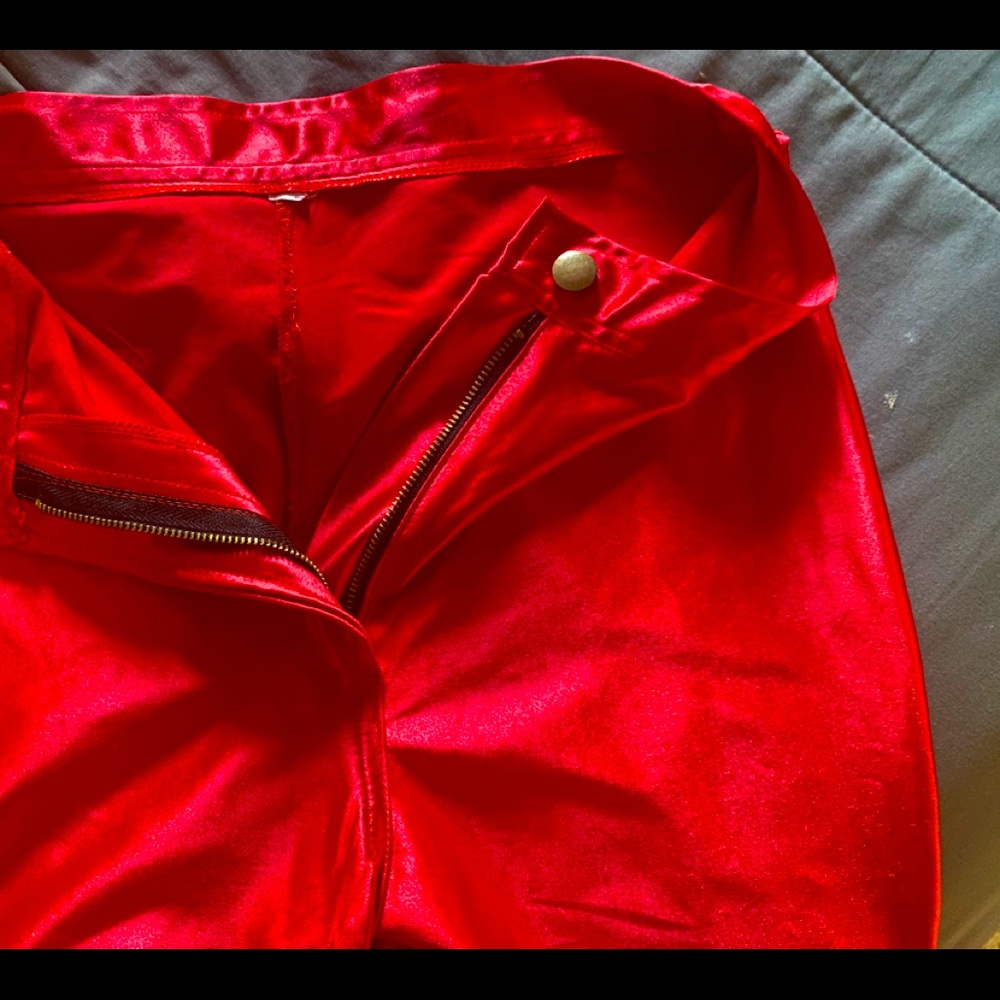 Tagless shiny red pants